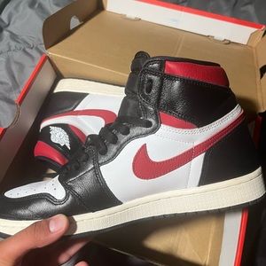 Jordan 1 Retro High “Black Gym Red” Size 9.5